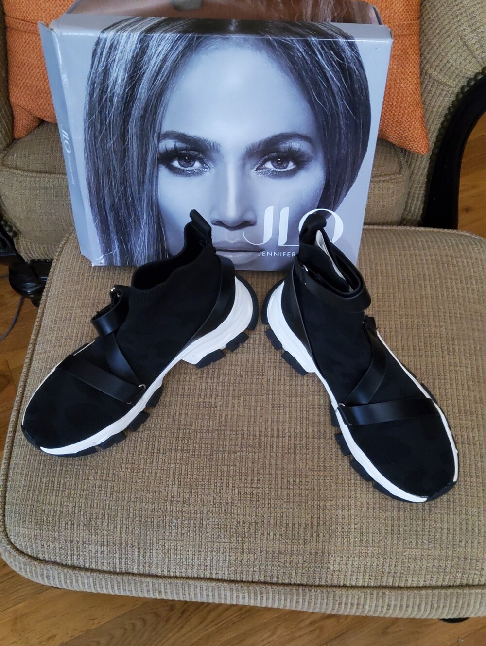 JLO Jennifer Lopez Women's Black High-Top Chunky Sneakers – Size 10 – NEW - Picture 2 of 5